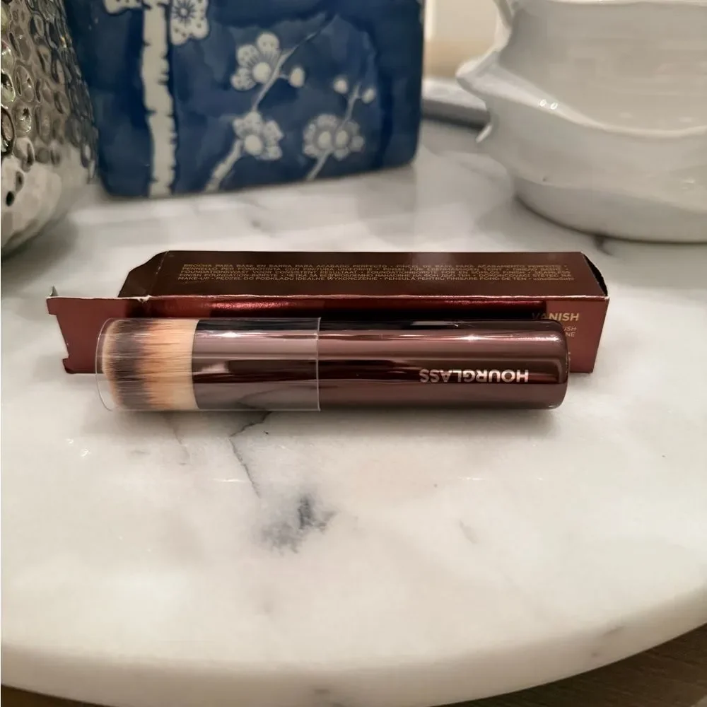 Hourglass Vanish™ Foundation Brush